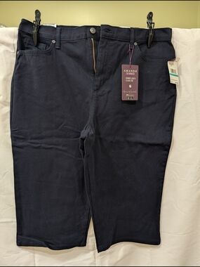 NWT Gloria Vanderbilt Amanda Skimmer Shorts - Midnight Affair Blue - Size 16